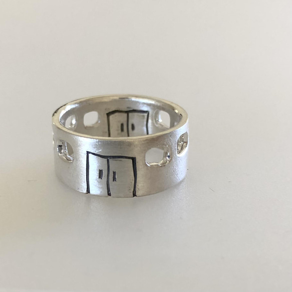 電車のリング【SV999】 2枚目の画像