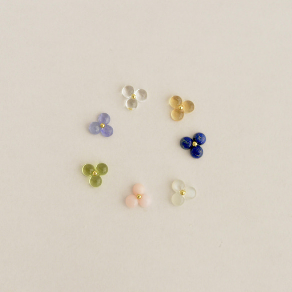 まるい天然石の小さいお花ピアス　タンザナイト　シンプル　サージカルステンレス　透明感　ブルー　パープル　紫陽花　母の日 12枚目の画像