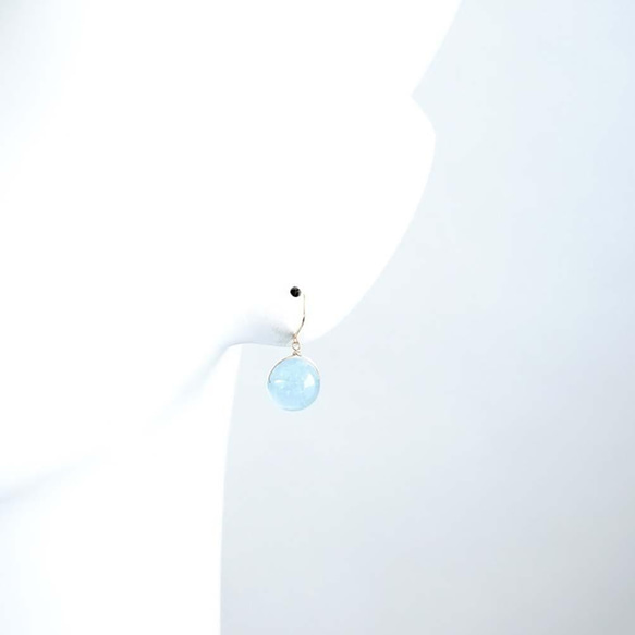 K18海藍寶石大粒天然石耳釘或耳釘溫柔藍色 第4張的照片
