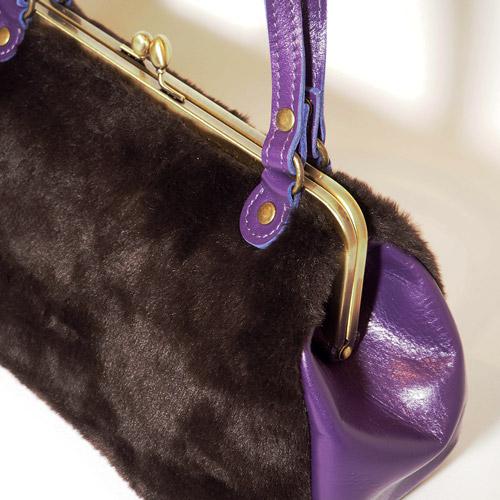 ファーがま口ショルダーバッグ ブラウンファー×パープルレザー2way