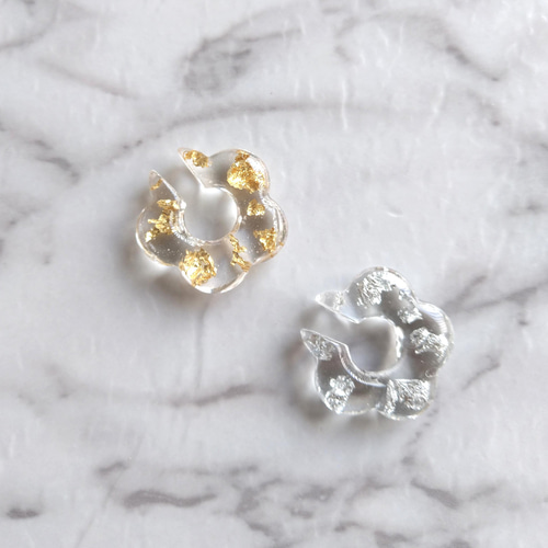 選べる】 ふんわりフラワー 金箔 銀箔 / クリア イヤーカフ レジン