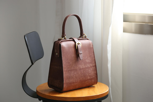 切線派】新商品！たるマチ2WAY 鞄 がま口 本革手作りのレザー