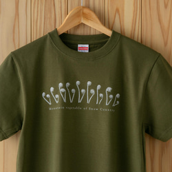 ［着る山菜］こごめTシャツ（カーキ） 2枚目の画像