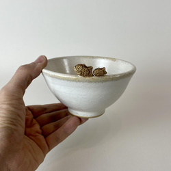 【受注制作品】タイヤキの茶碗（白マット、親子タイプ） 3枚目の画像
