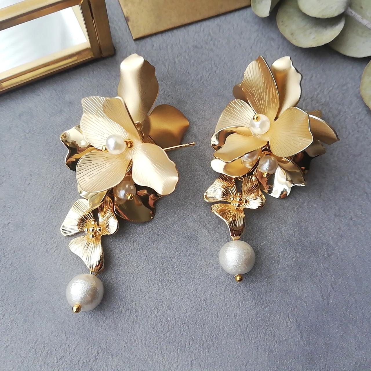 【特集掲載】マット ゴールド  華やか 大ぶり 結婚式 ウェディング ブライダル ピアス イヤリング アクセサリー