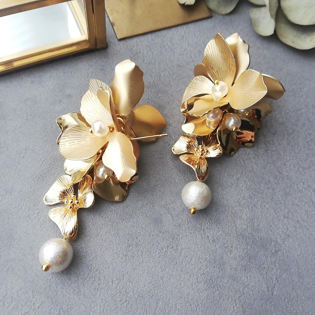 【特集掲載】マット ゴールド  華やか 大ぶり 結婚式 ウェディング ブライダル ピアス イヤリング アクセサリー