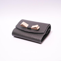 ◎リボン付き◎イタリアンレザーのコロンとしたミニ財布(ダークグレイ) 2枚目の画像