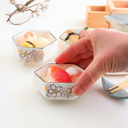 色絵金彩桜玉手お重箱s 小姫 春の器 お花柄 その他キッチン小物