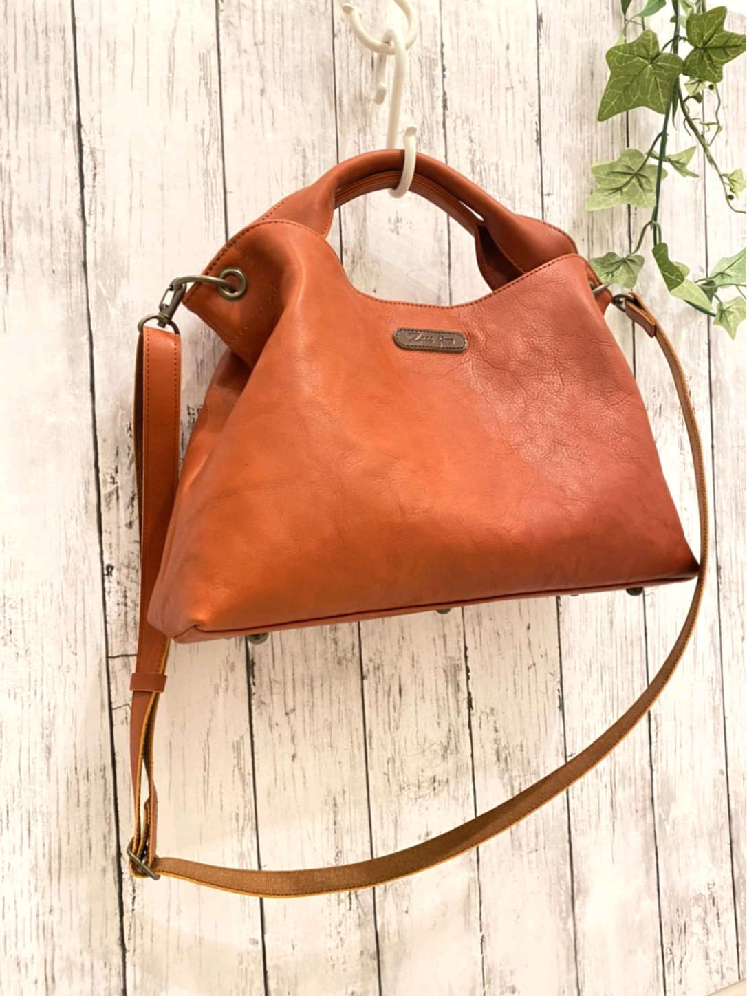 日本製 Zess fino 　オールヌメ本革バッグ 2WAY　秋冬のシーズンにピッタリ合うテラコッタ色♪︎