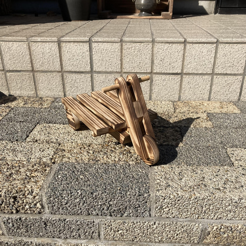 小さな雑貨【小さな三輪車/焼き】ガーデニング 花台 インテリア 木製