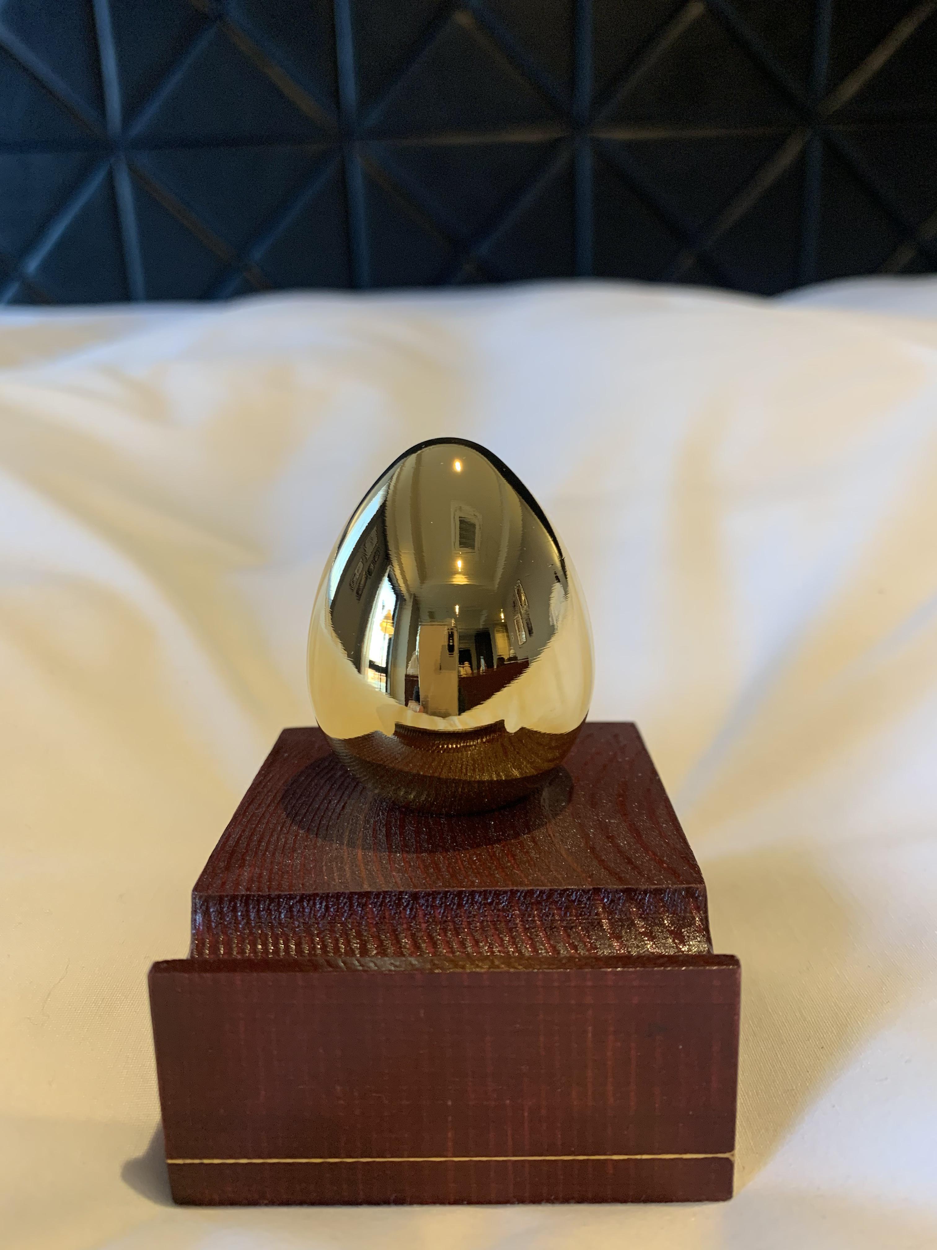 【名前入れ無料】スマホスタンド大Gold Egg (burgundy)プレゼントや誕生日に！　珍しい贈り物に！