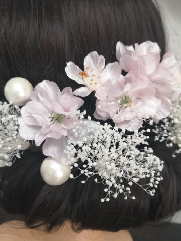 櫻花、滿天星、珍珠零件髮飾、頭飾、畢業典禮、婚禮、成人禮、答謝會等。 第5張的照片