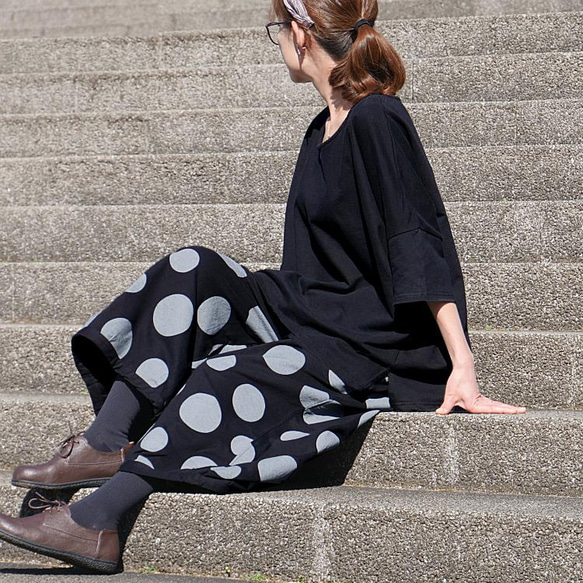 【複刻版】1/9 復刻 x 2 * 圓潤輪廓 * 成人款自然波點圖案 * 燈籠褲 * 黑色 第9張的照片