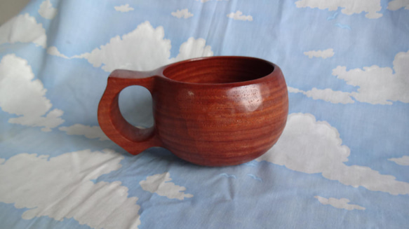 　　花梨の一木彫りコーヒーカップ マット仕上げ 5枚目の画像