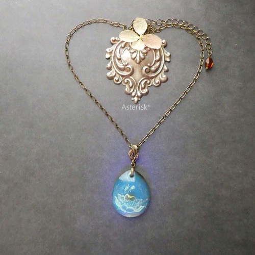 raraprecious♡ 花琥珀 天然琥珀＞ブルーアンバー 蓮の花 インタリオ Amber Intaglio