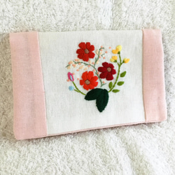 花刺繍のミニポーチ（シルクスナップ付き） 1枚目の画像