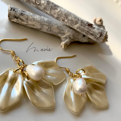 大きめ透かしシルバーマスクチャーム2個セットハンドメイド