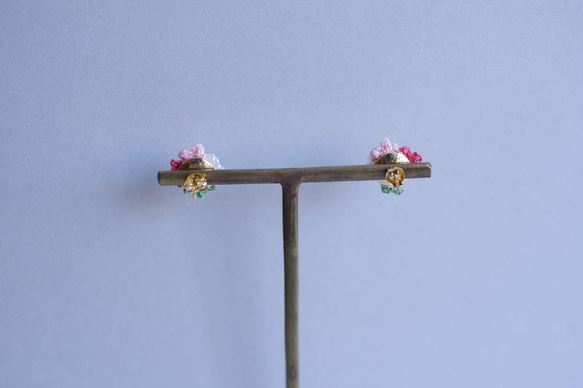【April 16】小さなお花たちとパールビーズのピアス〈桜餅〉 8枚目の画像