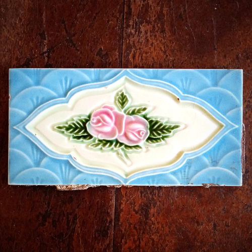 里帰り便・淡路島ダントー社のマジョリカタイル・100年前に海を渡った