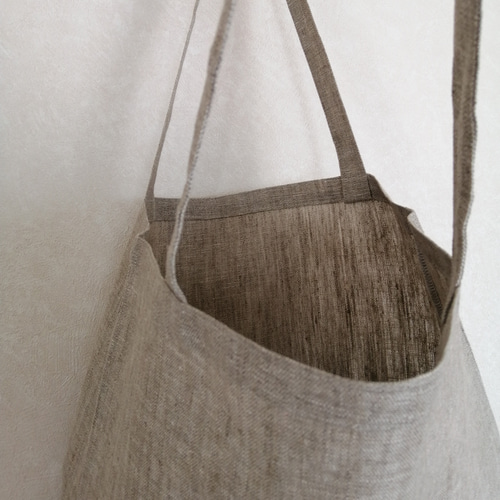 マチ広めでタップリはいる！リネン100％のビッグトートバッグ/エコ