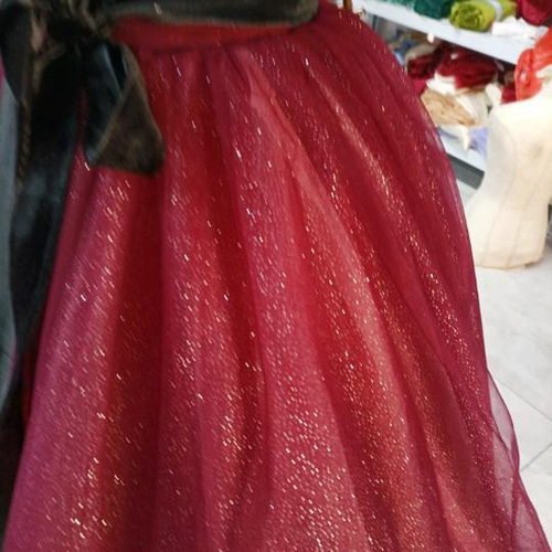 ワインレッドカラードレス ベアトップ キラキラチュール 華やかな  