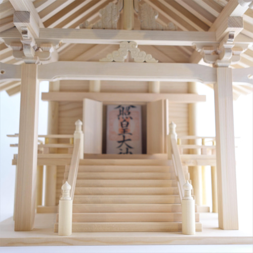 切妻五社堂！木製神棚 金色装飾 心憎い 大きめ 