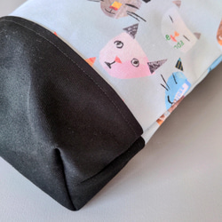 ❉いたずら猫柄の上履き袋(21×26)❉ (帆布×オックス生地、裏地あり) 3枚目の画像