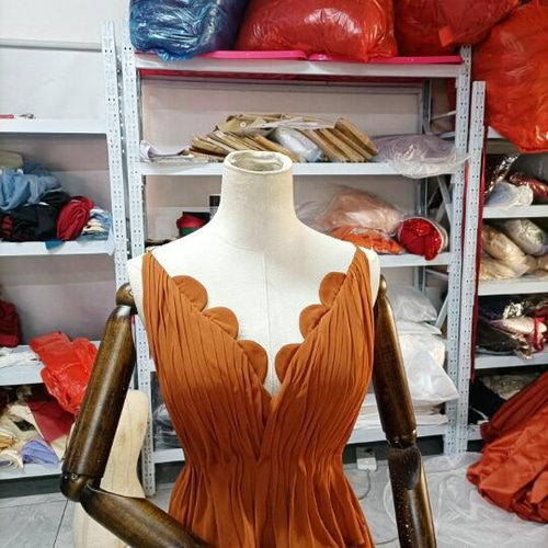 大人気上昇中！テラコッタカラードレス 編み上げ 背中見せ ロング  