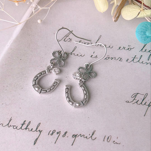 No.1751】競馬女子必見!？ 馬 蹄鉄 シルバー ピアス（クローバー
