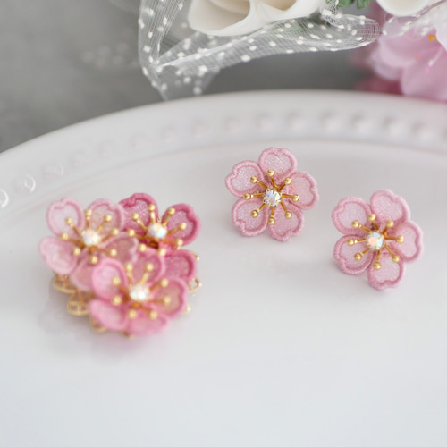 桜[河津桜]ブローチ (受注制作/オーガンジー刺繍/ラッピング対応/春