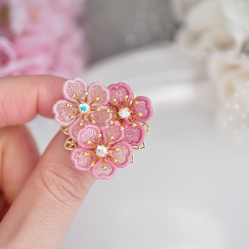 桜[河津桜]ブローチ (受注制作/オーガンジー刺繍/ラッピング対応/春