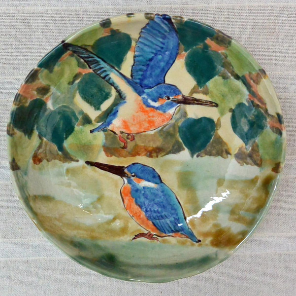 カワセミの絵皿　かわせみ二羽　大きめのお皿　陶器のカラフルな絵付　野鳥　中皿 3枚目の画像
