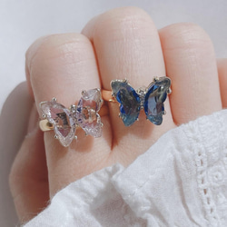 きらきら　蝶々　ビジュー　ゴールド　リング　指輪　青　紫 2枚目の画像