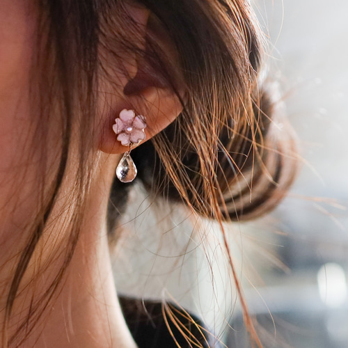 4月◇誕生石◇誕生花◇クリスタルクォーツとさくらの14kgf ピアス  