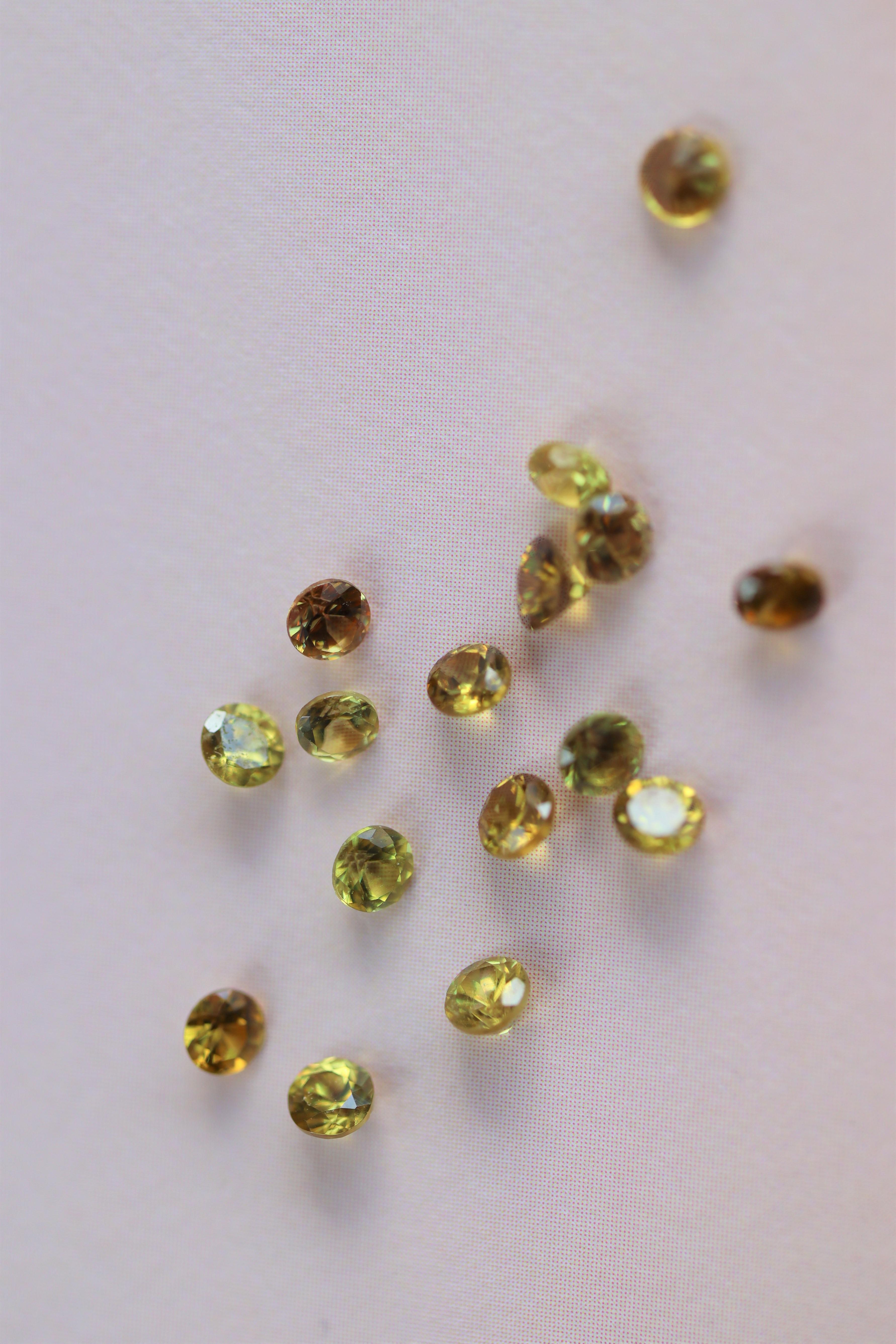 【再版】希少石 3㎜スフェーン☆.。.:*　人生を変えてくれる石☆.。.:*　14kgf　(7月誕生石）