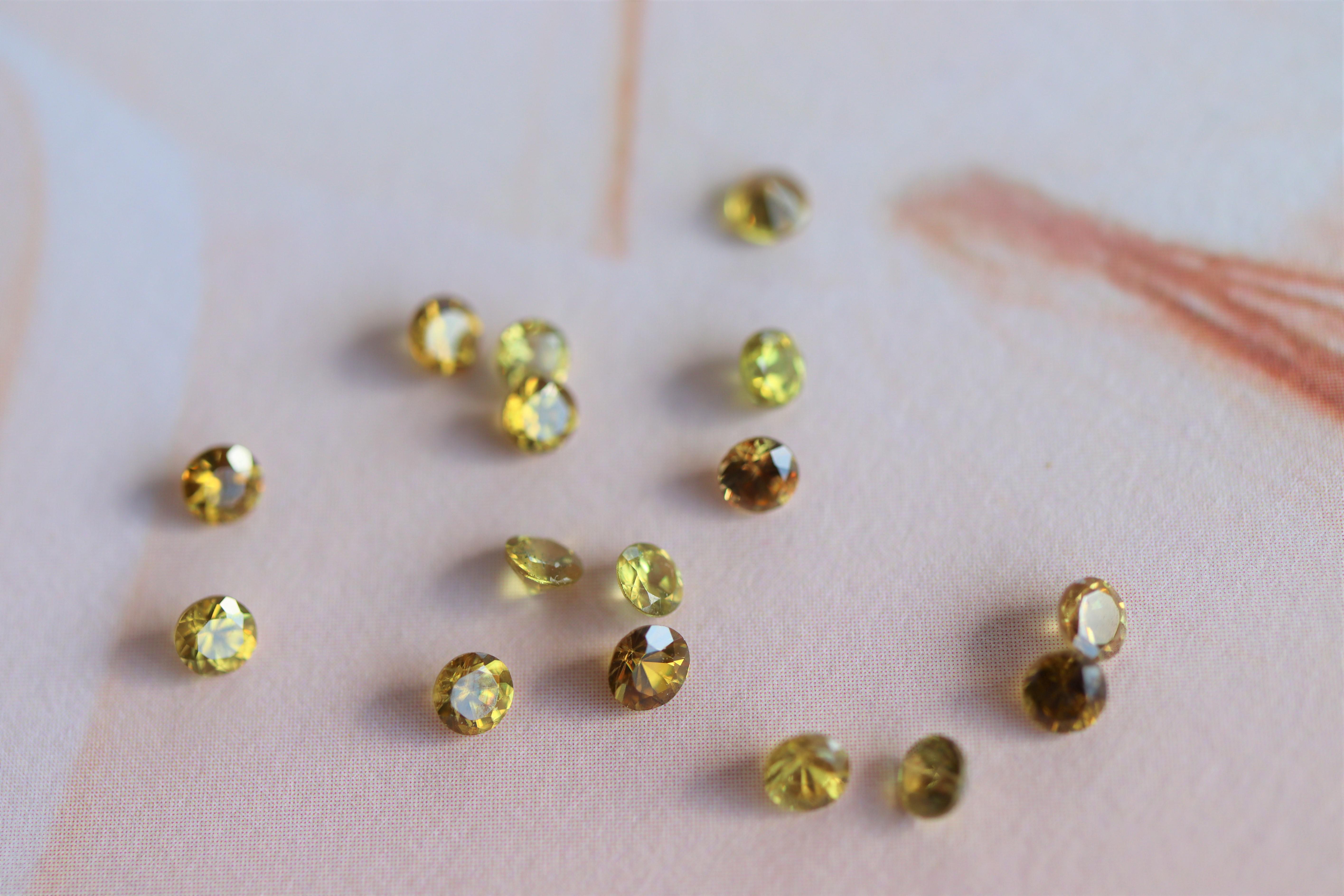 【再版】希少石 3㎜スフェーン☆.。.:*　人生を変えてくれる石☆.。.:*　14kgf　(7月誕生石）