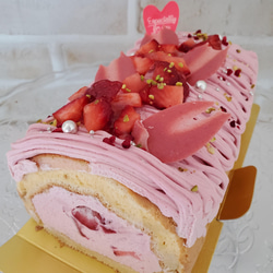 ♡季節限定♡苺とラズベリーのロールケーキ【冷凍発送】　 2枚目の画像