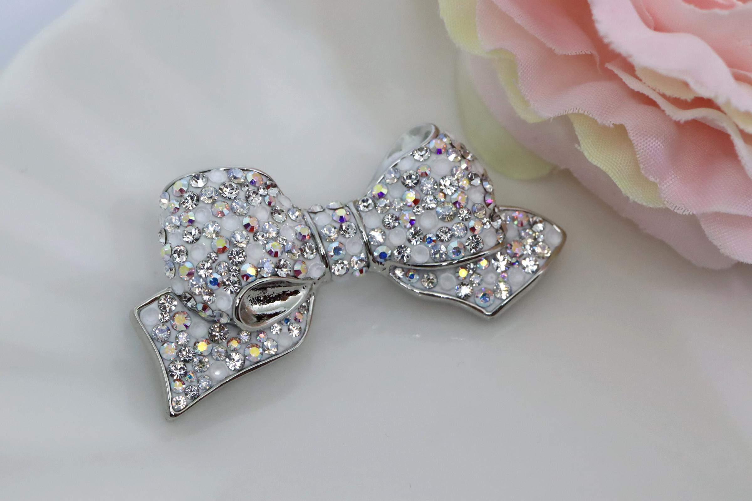リボンブローチ・シルバー・グルーデコ（クリスタルなど4色使用）
