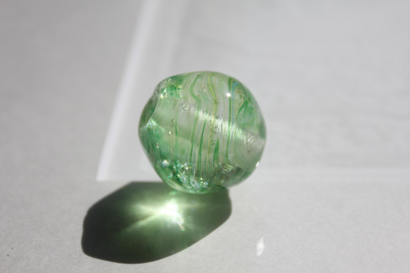 蜻蛉玉　〜墨流／若葉〜　2022-02 4枚目の画像