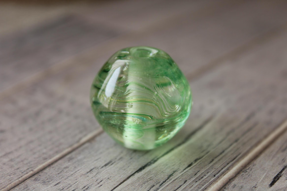 蜻蛉玉　〜墨流／若葉〜　2022-02 1枚目の画像