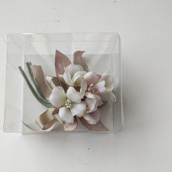 ワイルドローズの染花コサージュ 4枚目の画像