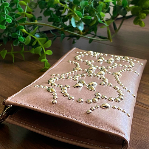 限定数新色長財布】フラワースタッズ ロングウォレットト(革色サンド