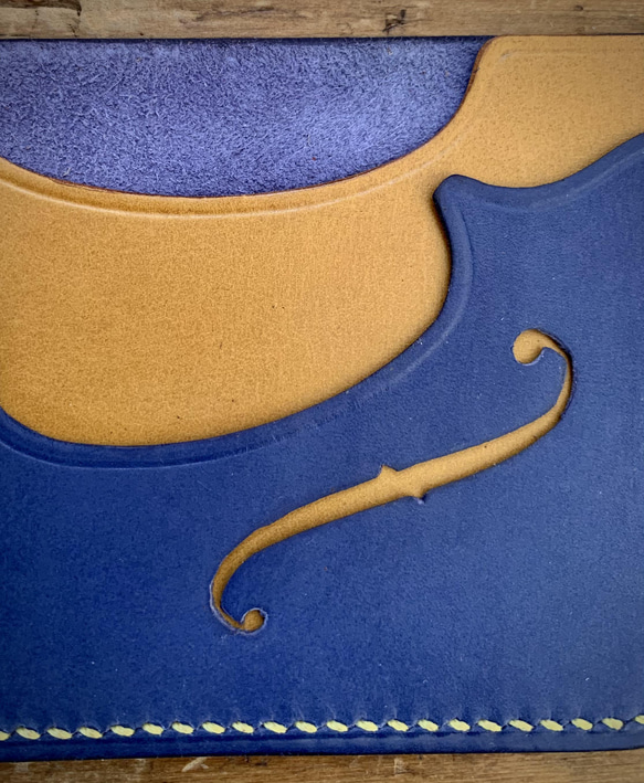 【受注制作】手縫いの革のパスケース『f - violino Topolino 8』 4枚目の画像