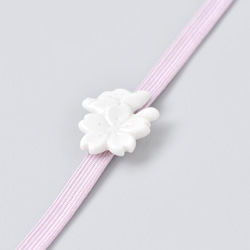 【春の福袋 送料無料】白磁の桜の帯留・ピアス（ノンホールピアス対応）2点セット 4枚目の画像