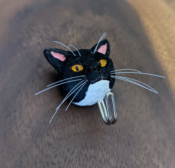 白黒猫のマグネットフック 2枚目の画像