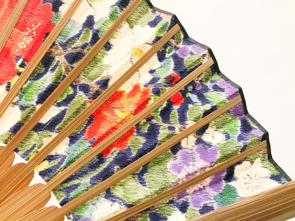 着物扇子　アンティークの絹の着物使用　日本の京都の職人が手仕事で制作　オンリーワン　プレゼントに最適 #41 7枚目の画像