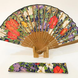 着物扇子　アンティークの絹の着物使用　日本の京都の職人が手仕事で制作　オンリーワン　プレゼントに最適 #41 3枚目の画像