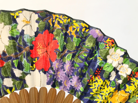 着物扇子　アンティークの絹の着物使用　日本の京都の職人が手仕事で制作　オンリーワン　プレゼントに最適 #41 5枚目の画像