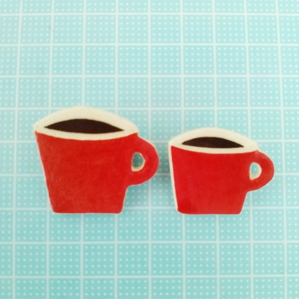 コーヒーカップブローチ(小/赤) 3枚目の画像