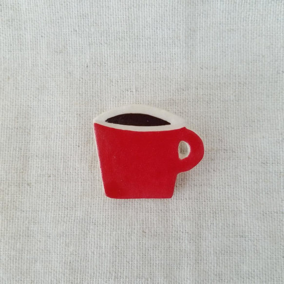 コーヒーカップブローチ(小/赤) 1枚目の画像